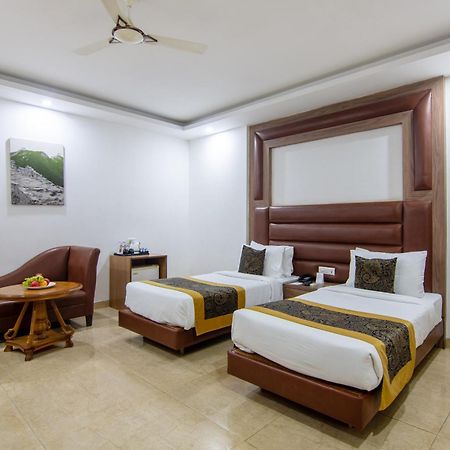 Hotel Lohmod At National Highway 8 - Free Airport Transffer New Delhi Exterior foto
