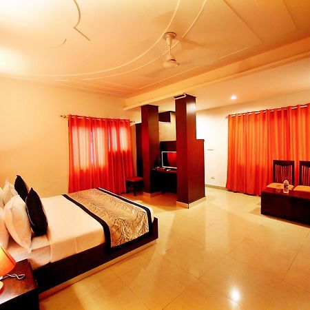 Hotel Lohmod At National Highway 8 - Free Airport Transffer New Delhi Exterior foto