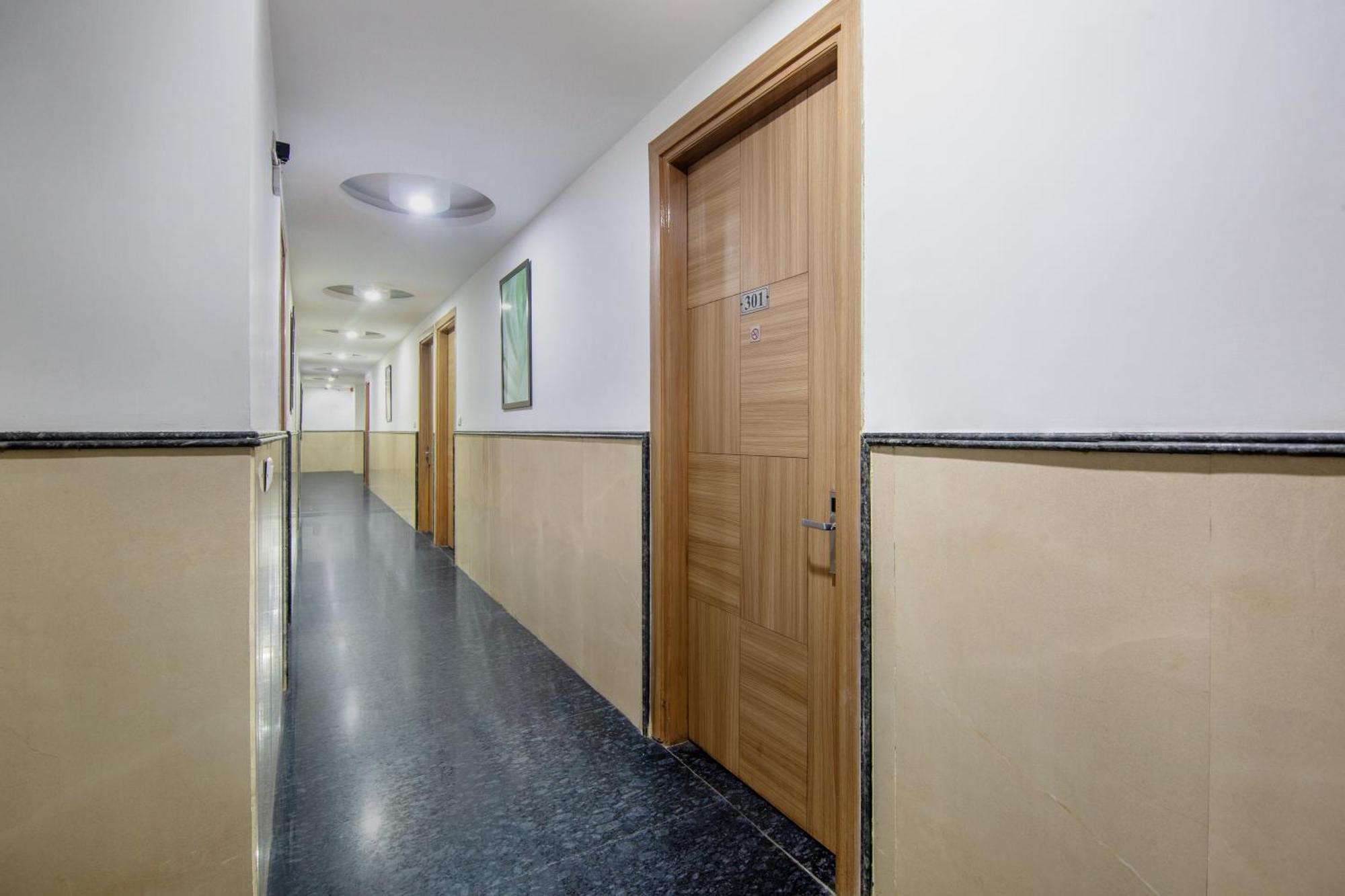Hotel Lohmod At National Highway 8 - Free Airport Transffer New Delhi Exterior foto