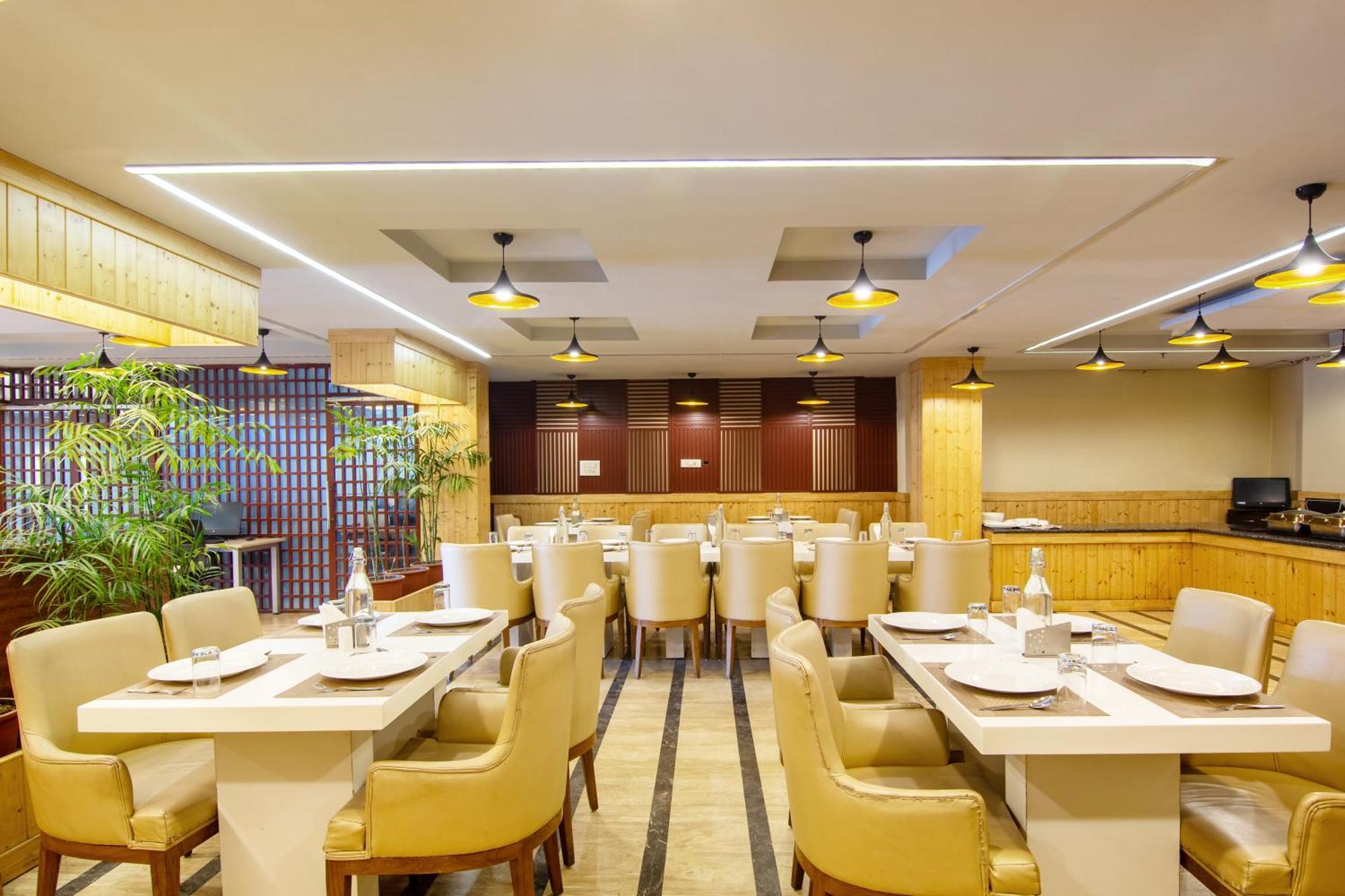 Hotel Lohmod At National Highway 8 - Free Airport Transffer New Delhi Exterior foto