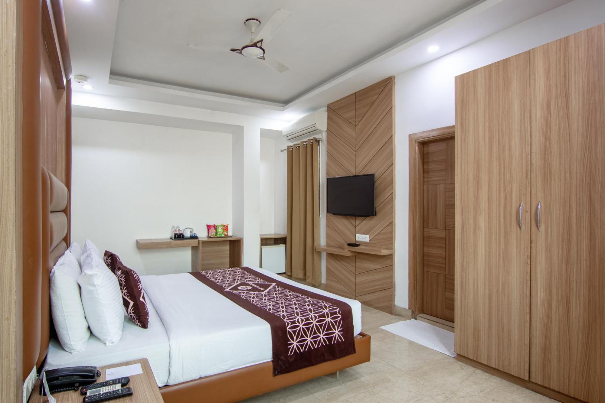 Hotel Lohmod At National Highway 8 - Free Airport Transffer New Delhi Exterior foto