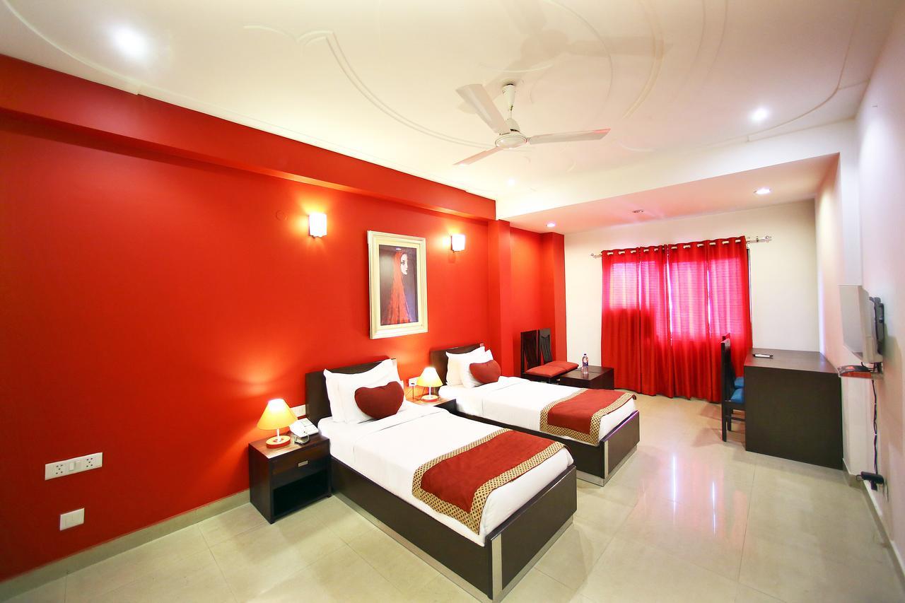 Hotel Lohmod At National Highway 8 - Free Airport Transffer New Delhi Exterior foto