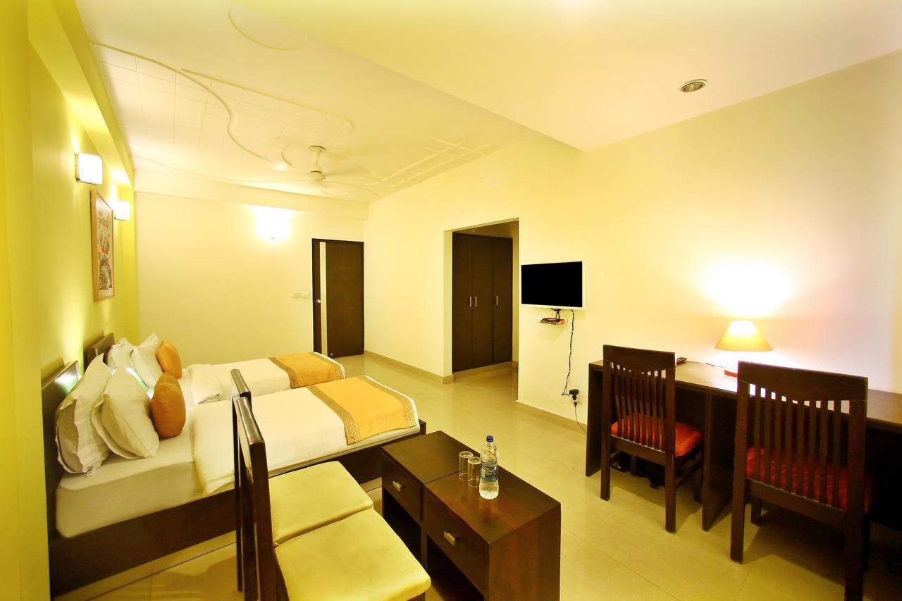 Hotel Lohmod At National Highway 8 - Free Airport Transffer New Delhi Exterior foto